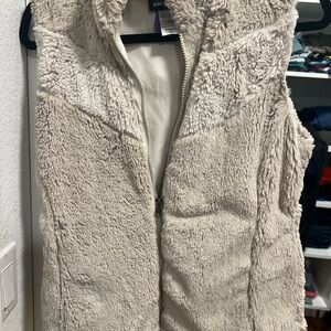 Patagonia Women's Cream Teddy vest